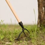 HOMERO Long Handle Steel Weeding Tool with Efficient 4-Claw Design